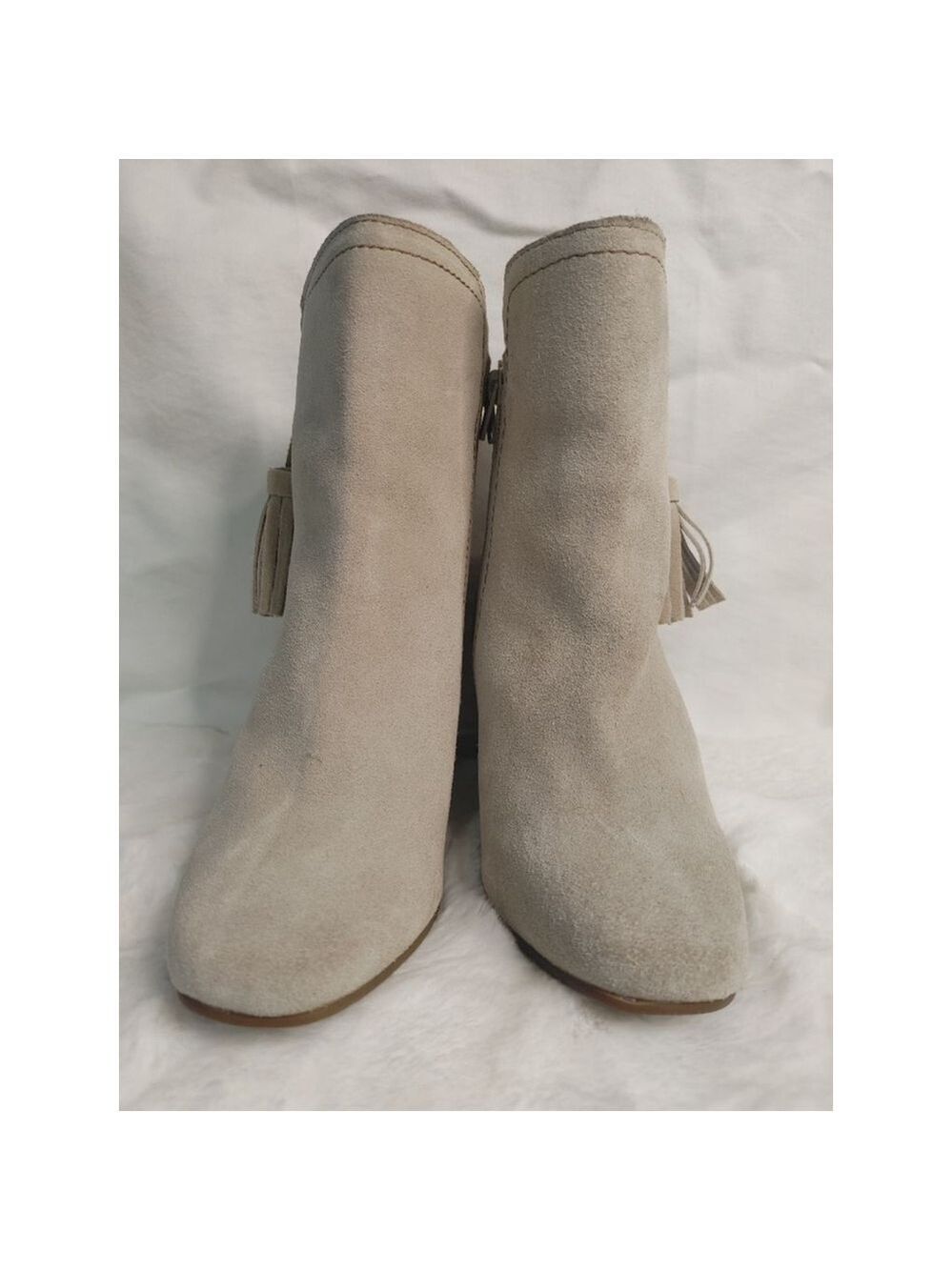 Women's Hush Puppies Daisee Billie Beige Suede Ankle Boots with Tassels Size 8 - Picture 2 of 10